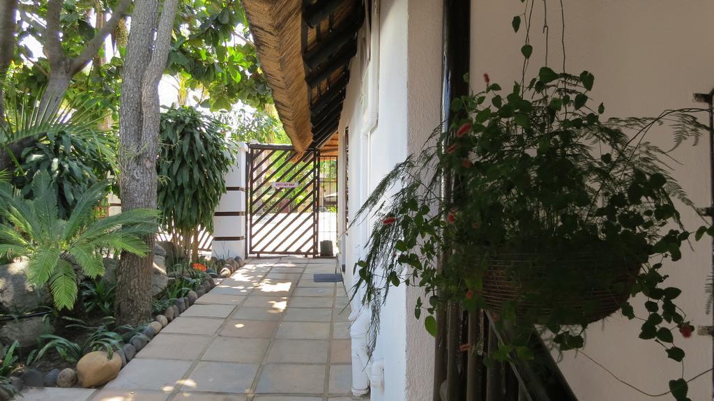 Pensao Guest Lodge Mbombela Exterior photo