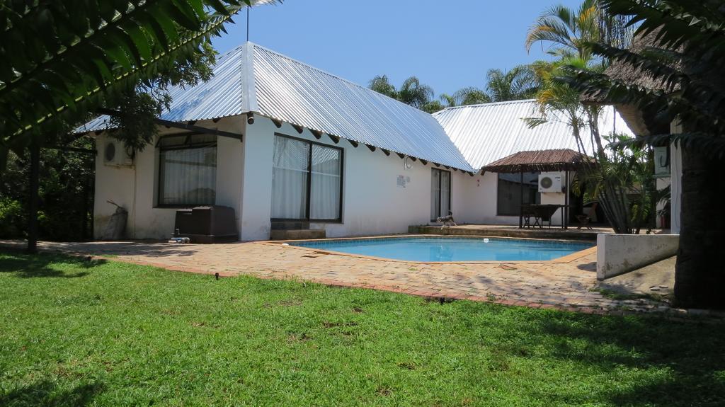 Pensao Guest Lodge Mbombela Exterior photo